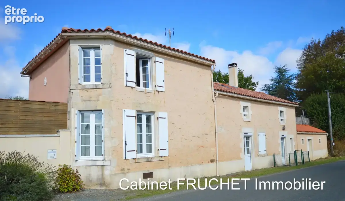 LA CAILLERE-SAINT-HILAIRE - Belle maison de caractère avec 3 chambres et bureau - photo 18