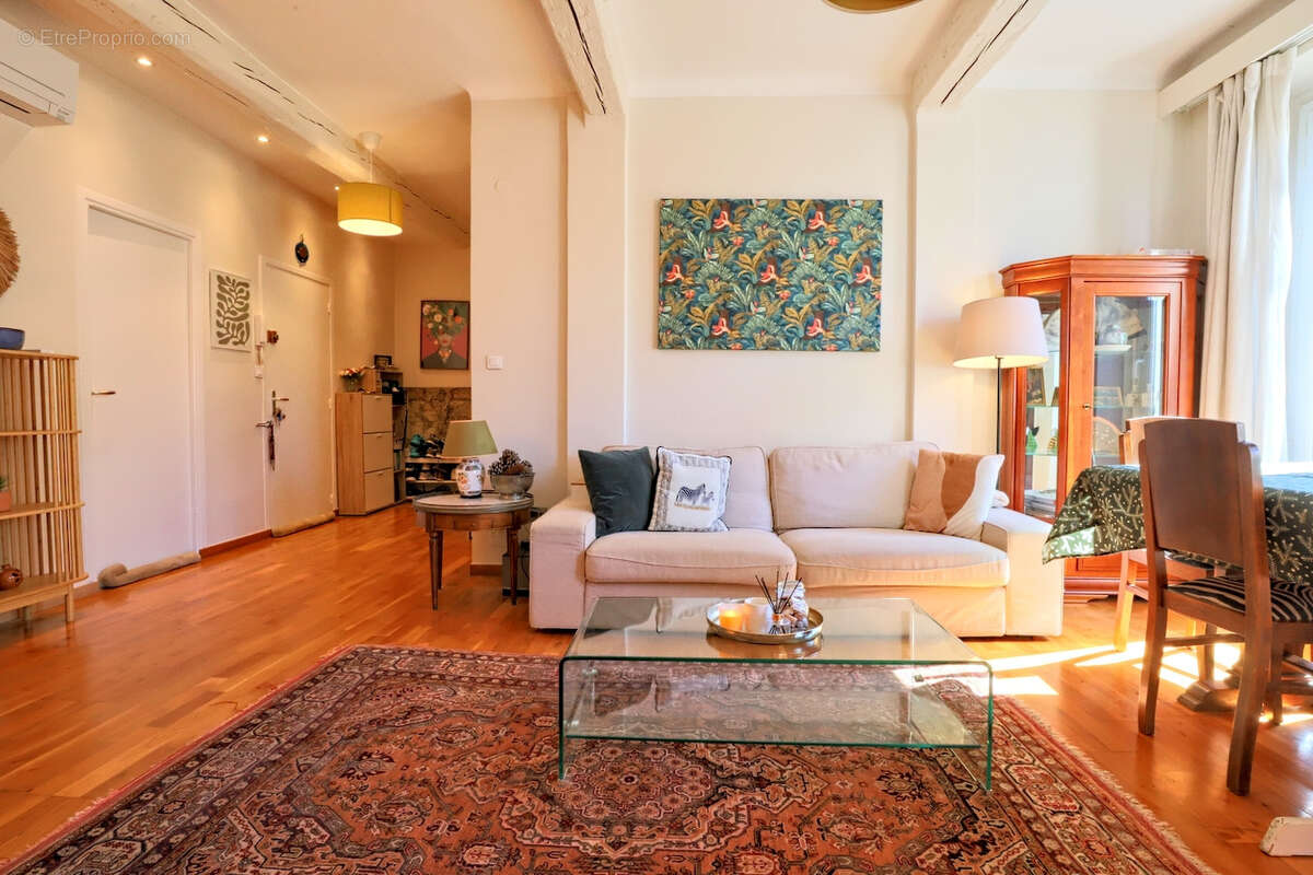 Appartement à HYERES