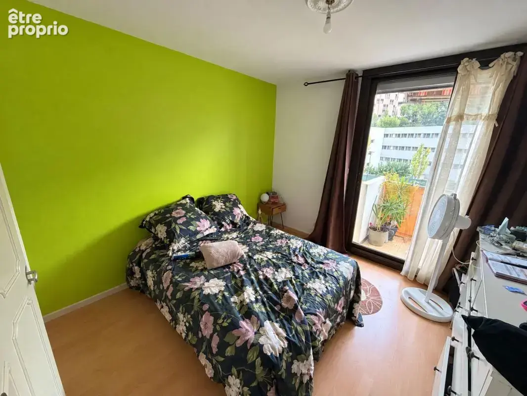 A vendre appartement t3 balcon cave parking La Seyne sur mer limite Six Fours - photo 2
