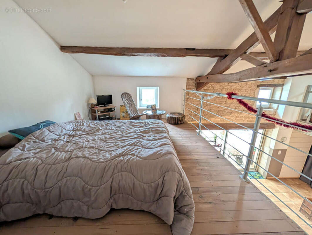 Maison à SAINTE-NEOMAYE