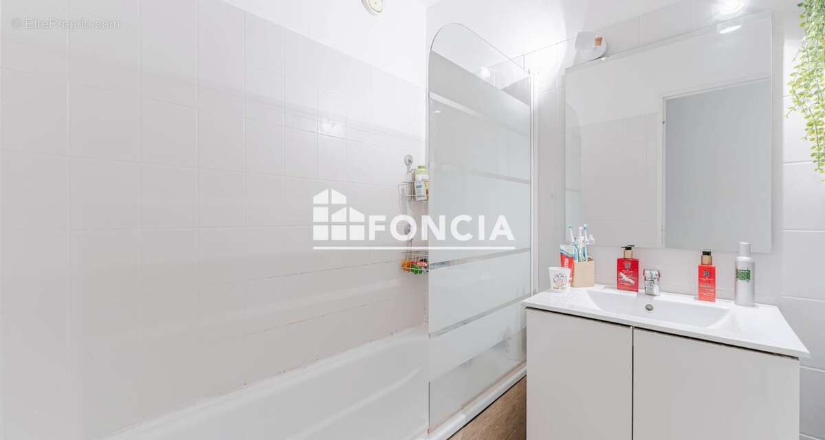 Appartement T4 avec balcon et stationnement – Saint-Avertin - photo 7