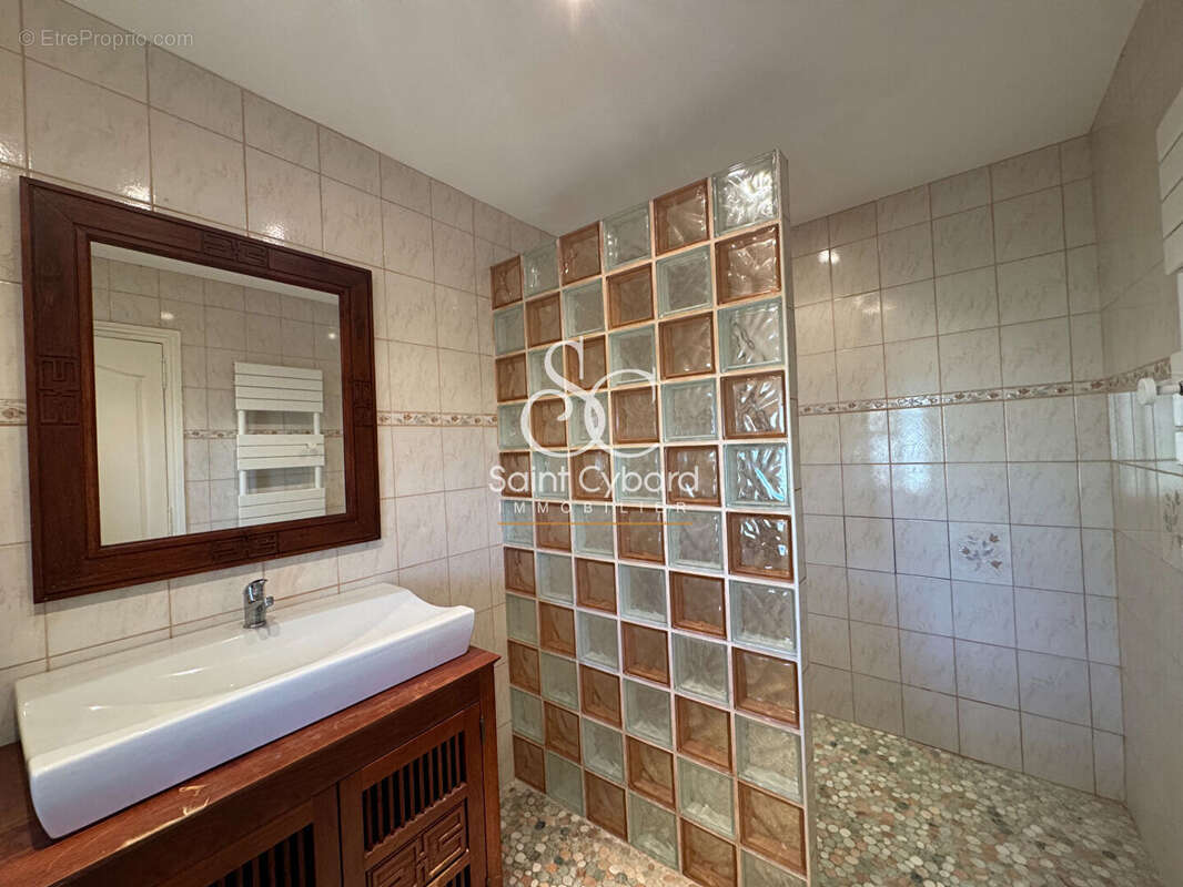 Maison à ROULLET-SAINT-ESTEPHE