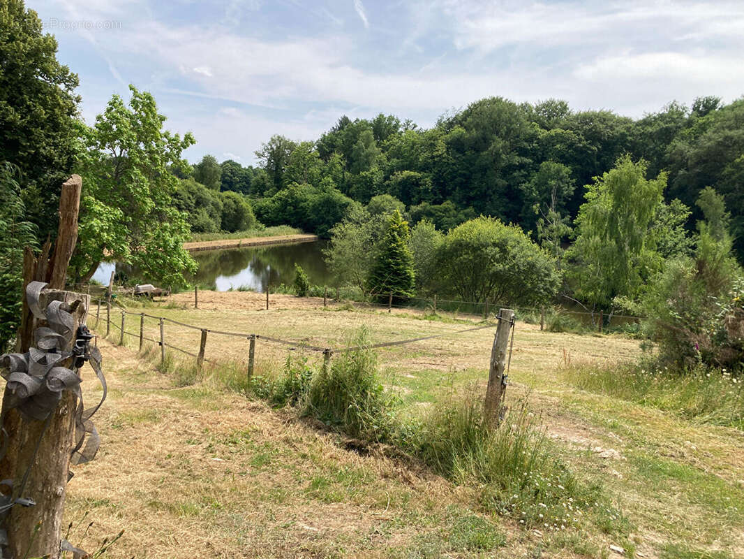 Terrain à LA GENEYTOUSE