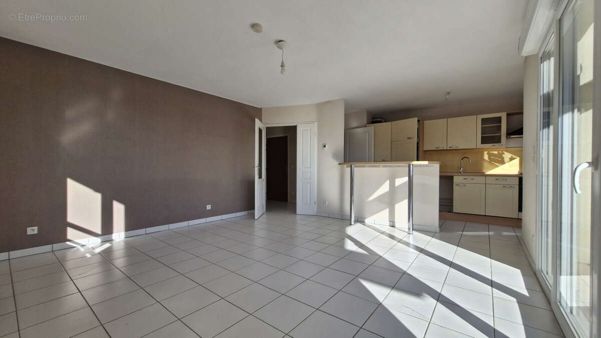 Appartement à PRINGY