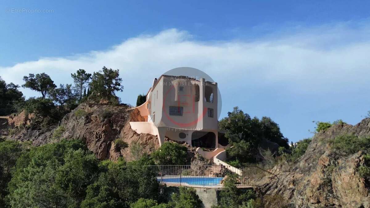 Maison à MANDELIEU-LA-NAPOULE