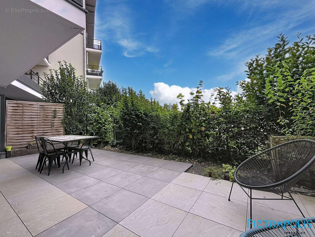 Appartement à CESSY