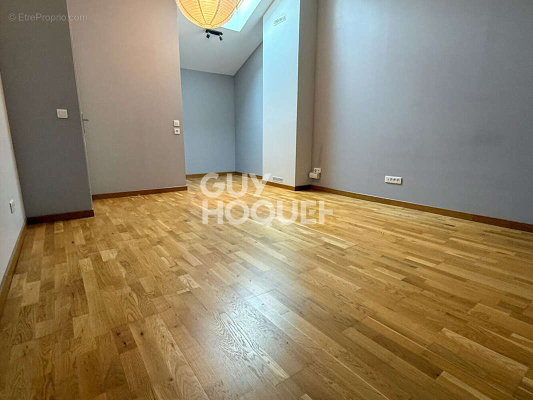 Maison Salaise Sur Sanne 7 pièce(s) 194 m2 - photo 10
