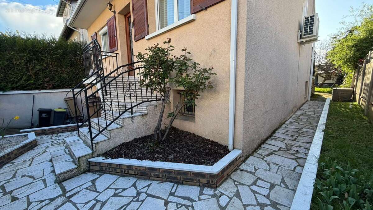 Maison à NEUILLY-SUR-MARNE