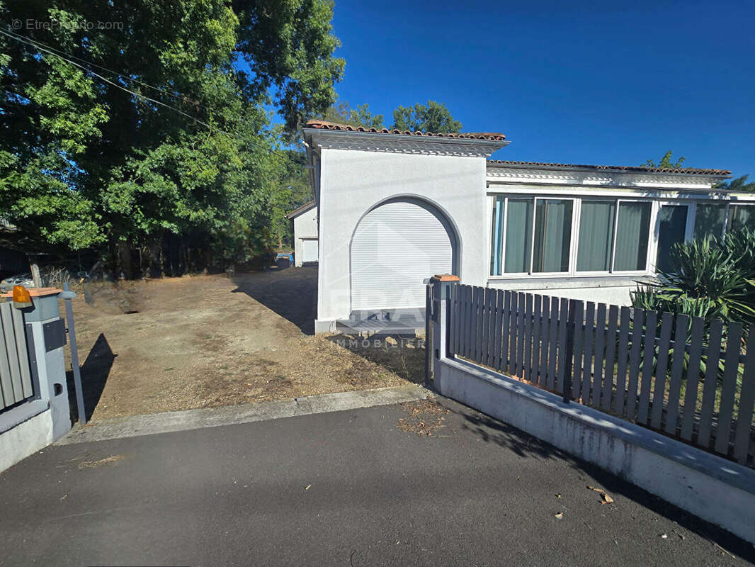 Maison à MONTPON-MENESTEROL