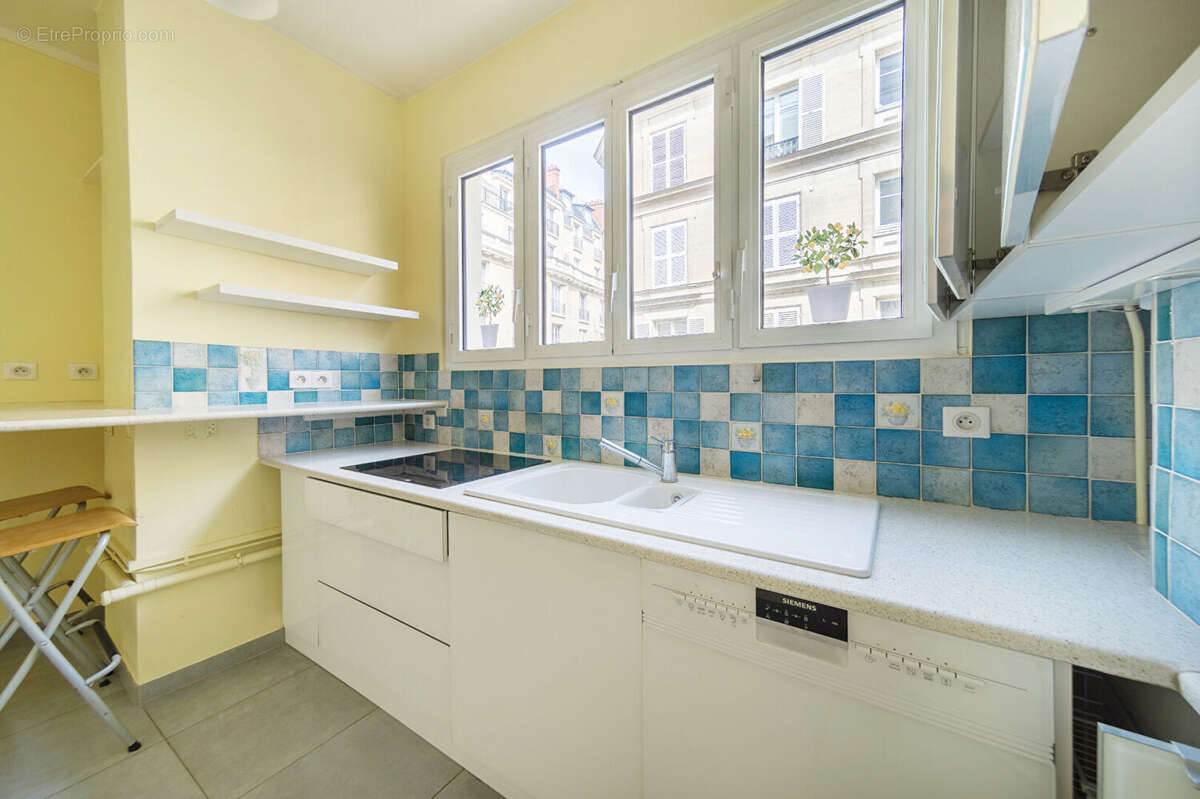 Appartement à NEUILLY-SUR-SEINE