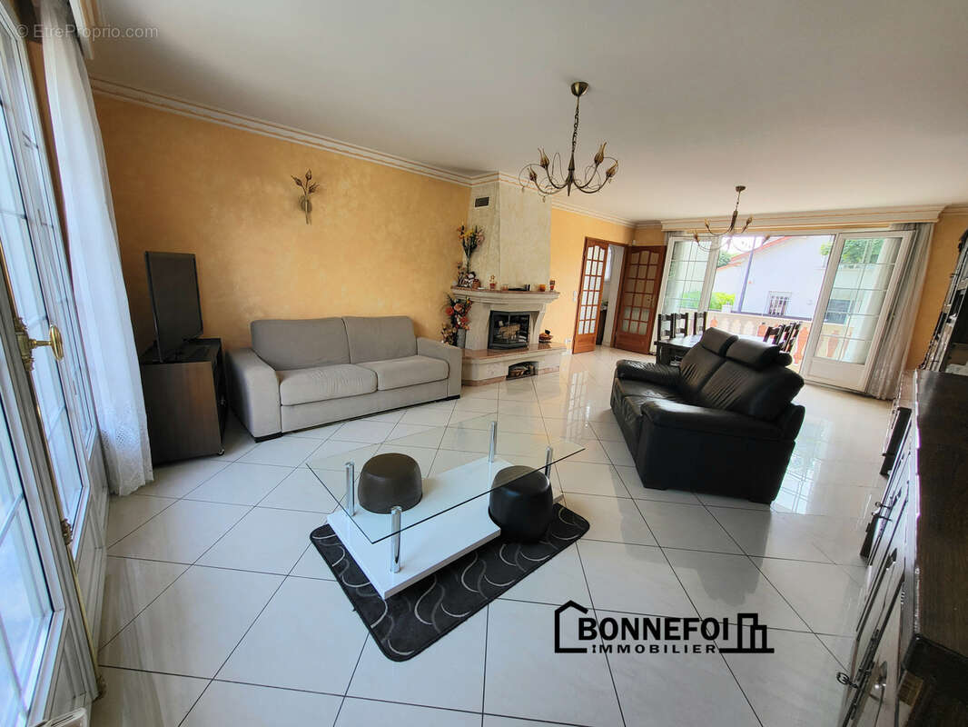 Maison à CHAMPIGNY-SUR-MARNE