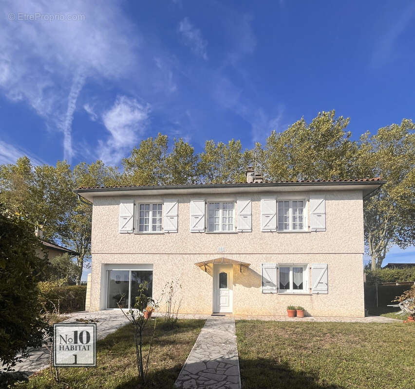 Maison à MAUVEZIN