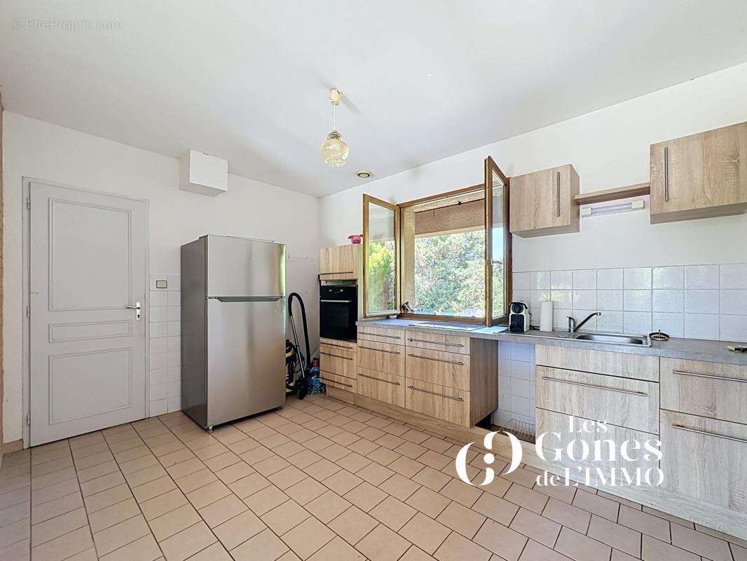 Brindas - Maison T4  de Plain pied - 960 m2 de terrain - gar - photo 6