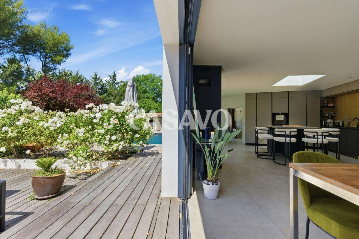 Vente Maison 5 pièces de 180m² - 13760 Saint-Cannat - photo 4