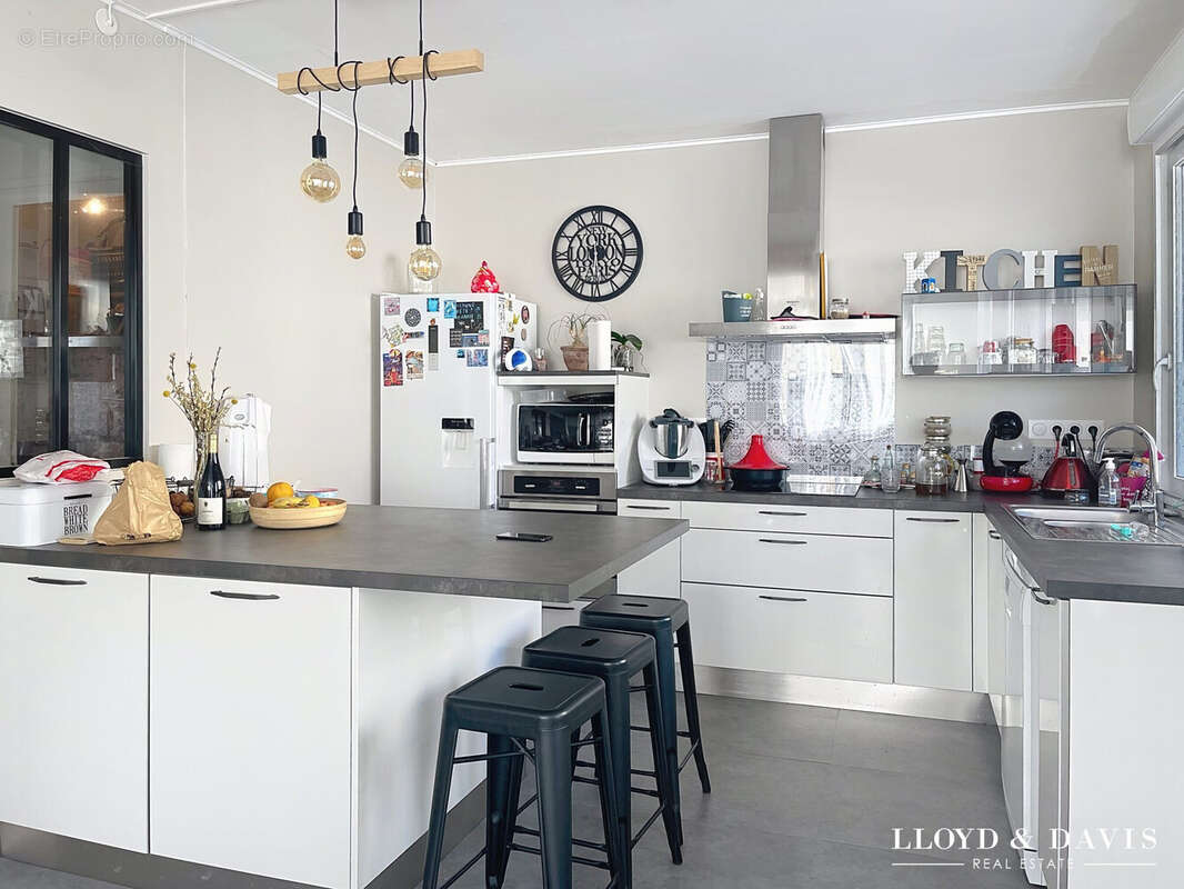 Maison à CHENAC-SAINT-SEURIN-D'UZET