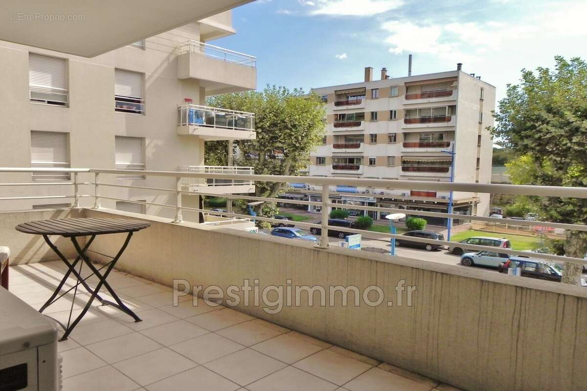 Appartement 70 m² à Mandelieu-La-Napoule  - photo 2
