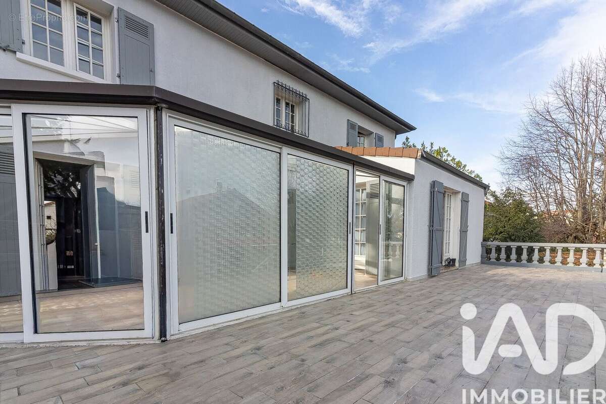 Photo 3 - Maison à BRON