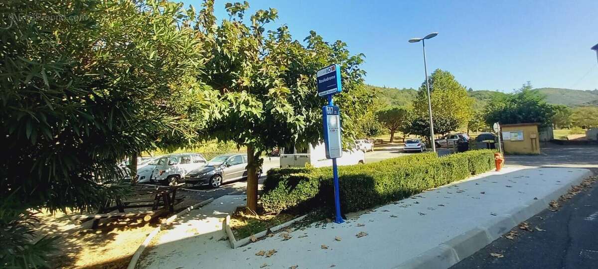 Appartement à SAINT-ETIENNE-ESTRECHOUX