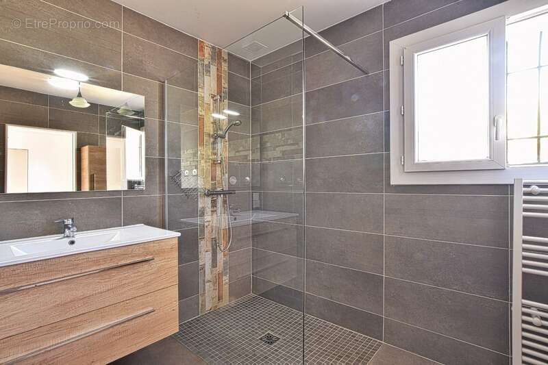 Maison à SAINT-BAUZILLE-DE-LA-SYLVE