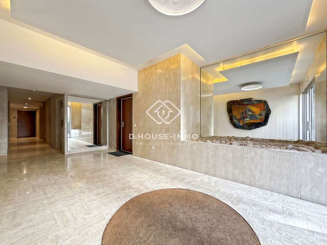 Appartement à NEUILLY-SUR-SEINE