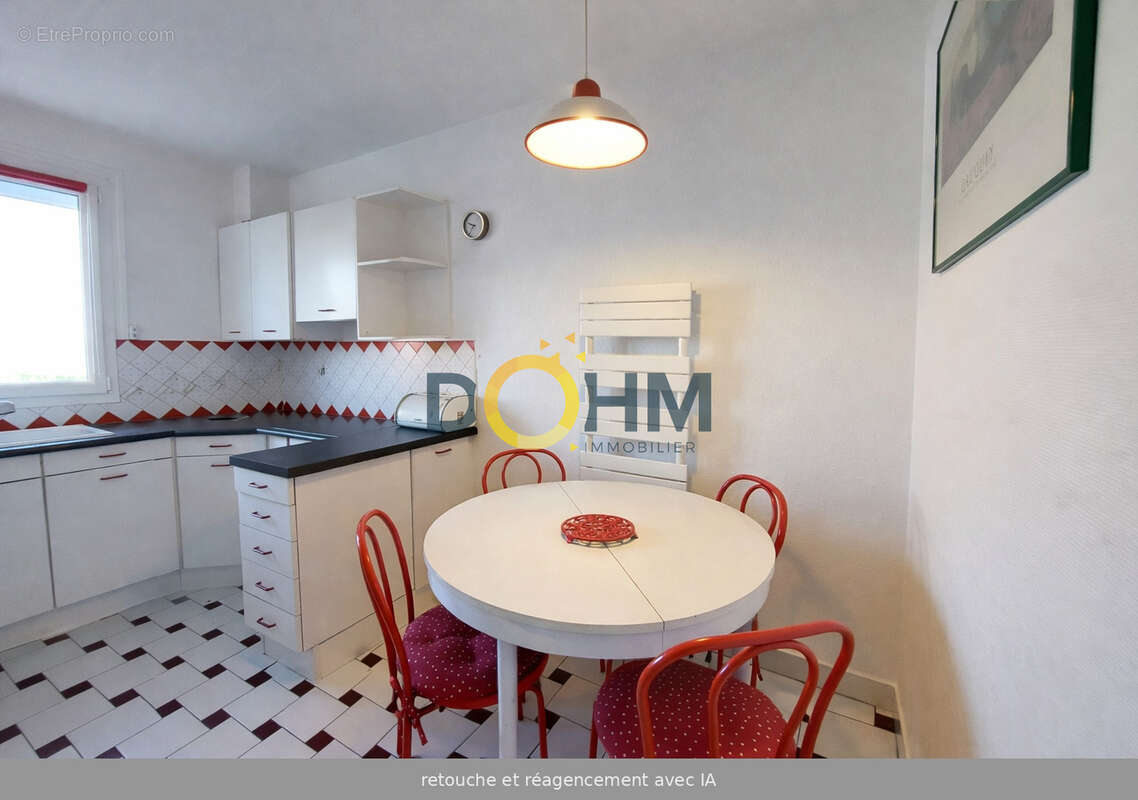 Ville de type F6 avec garage et dépendances - photo 3