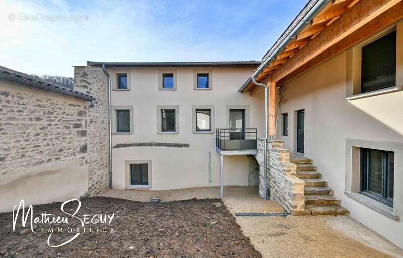 Appartement à THURINS