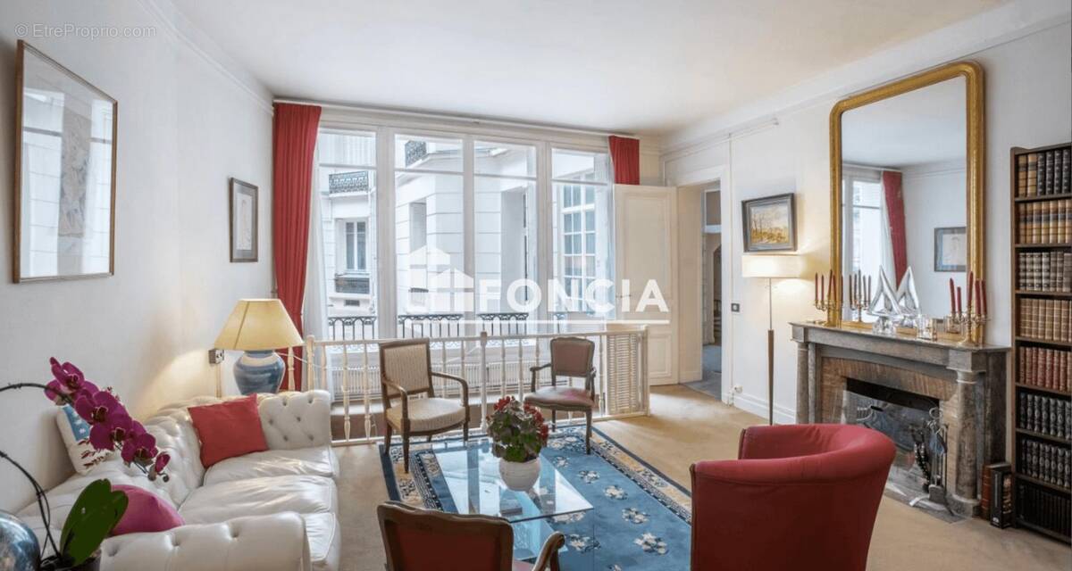 Appartement à PARIS-16E