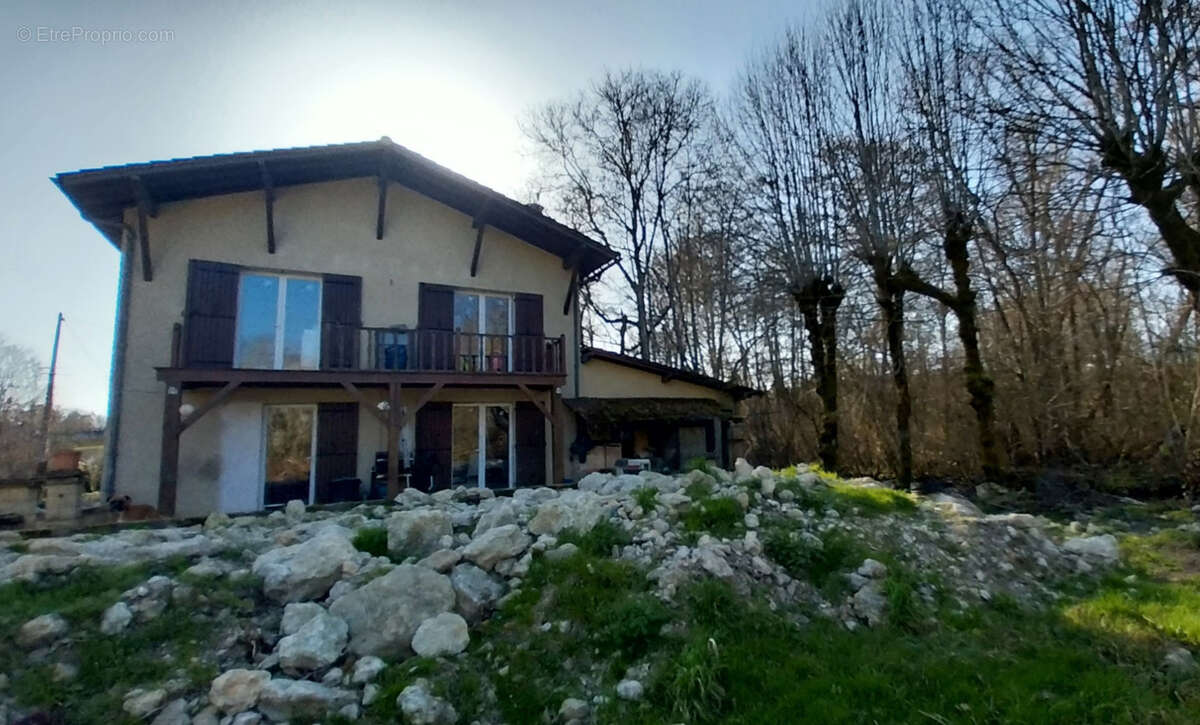 Maison à CHATEAU-L'EVEQUE