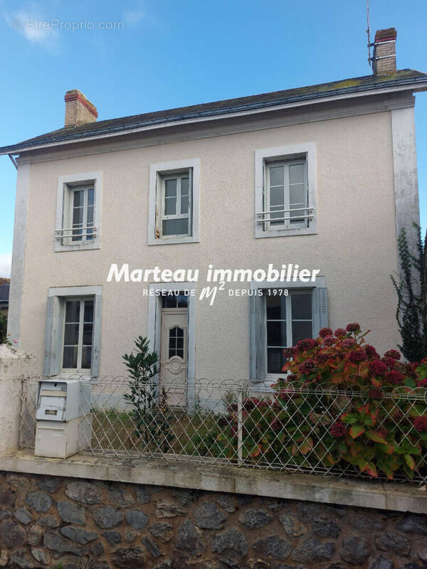 Maison à SAINT-AUBIN-DE-LOCQUENAY