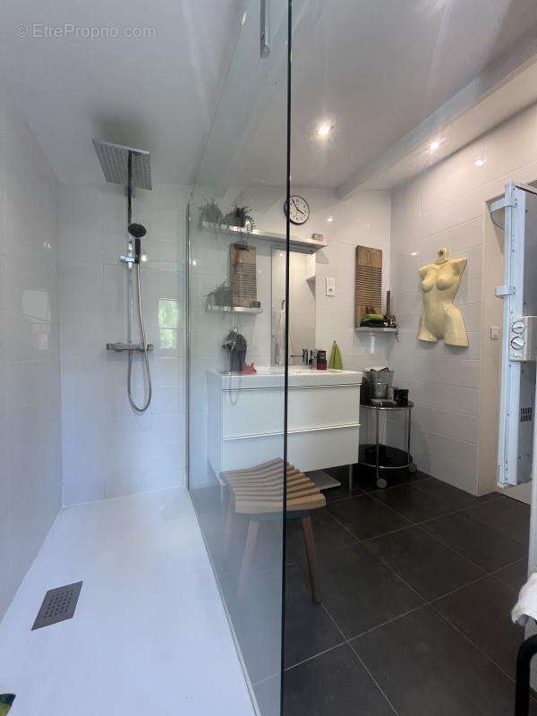 Maison 102 m² à Chassenon  - photo 8