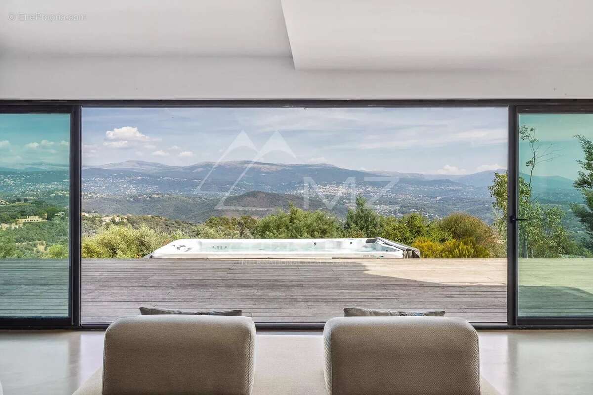 Maison à MANDELIEU-LA-NAPOULE