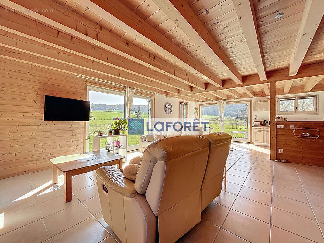 Fronville Chalet 150 m² - photo 4