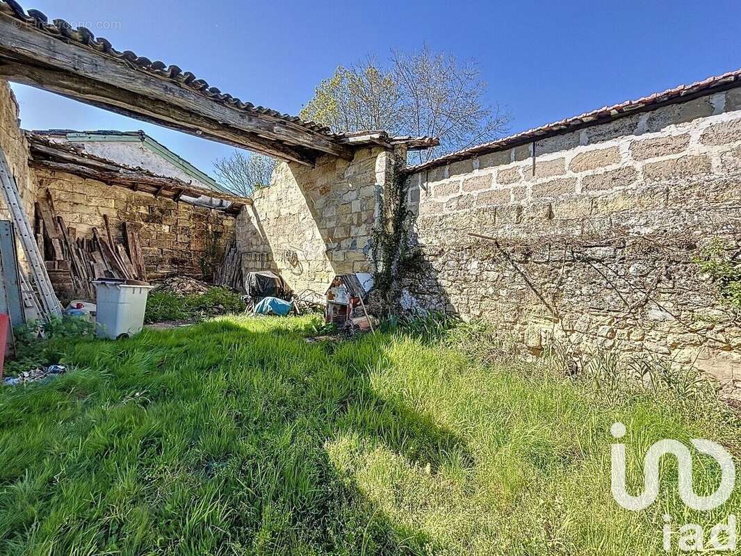 Photo 9 - Maison à SAINT-MEDARD-DE-GUIZIERES