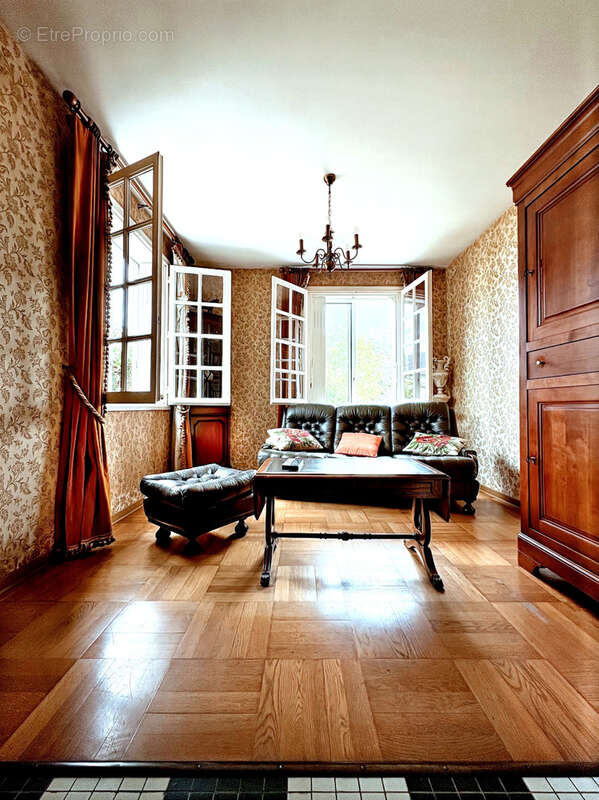 Maison à LA MENITRE