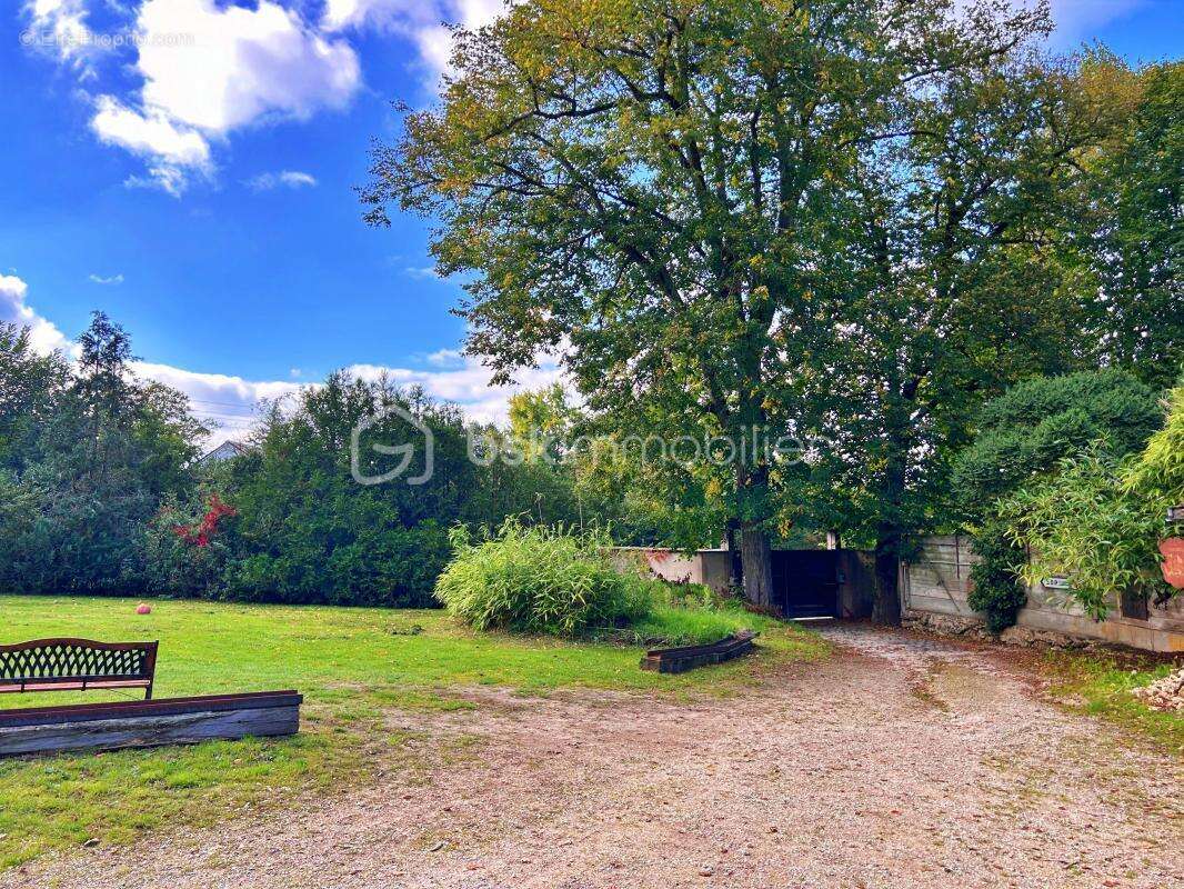 Maison à SAINT-LEGER-EN-YVELINES