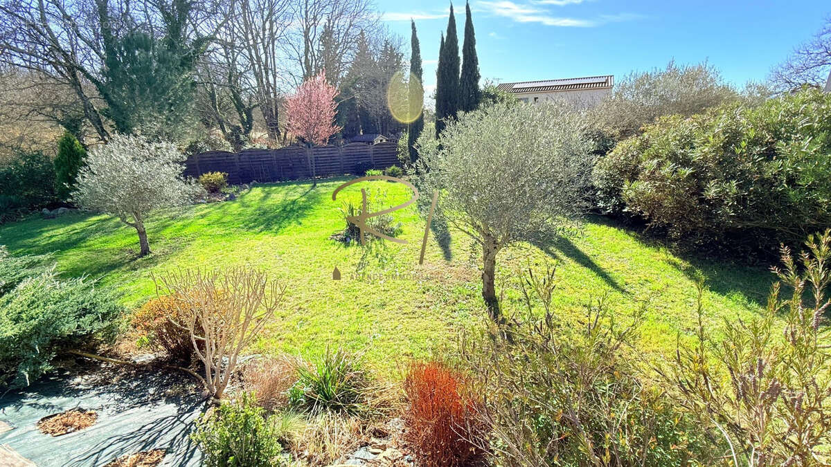 Villa lumineuse avec piscine et grand terrain   cadre nature proche Barjac - photo 4