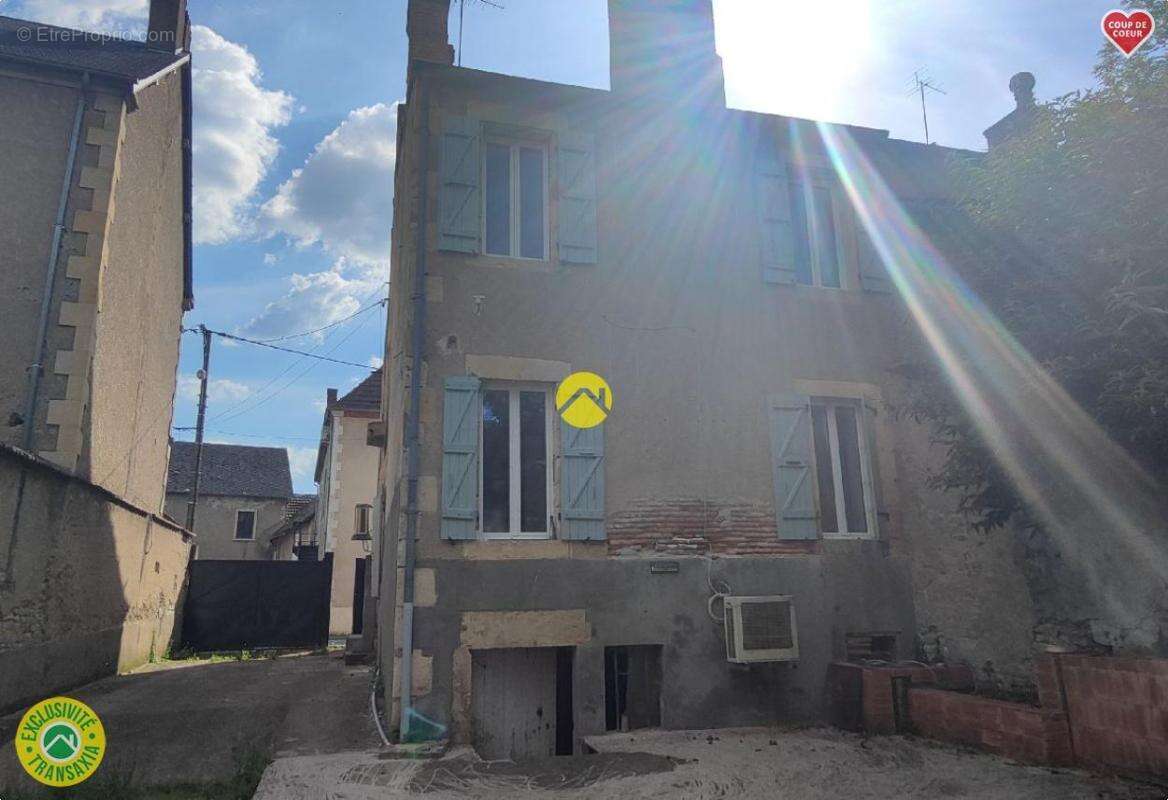 Maison à JOUET-SUR-L'AUBOIS