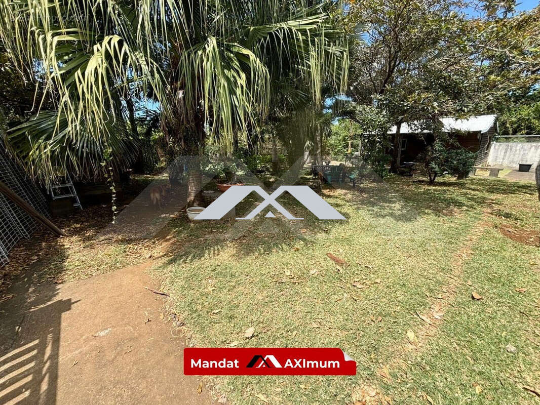 Terrain à SAINT-JOSEPH