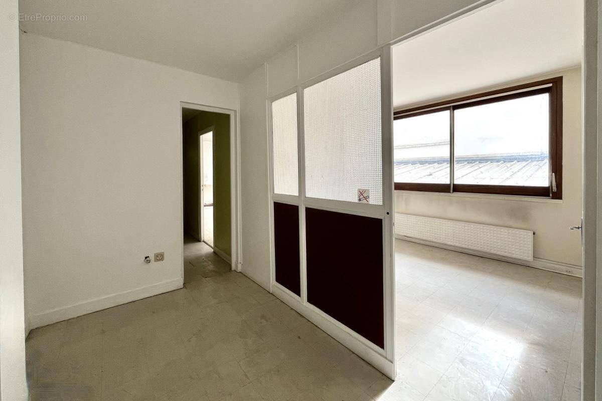 Appartement à LEVALLOIS-PERRET