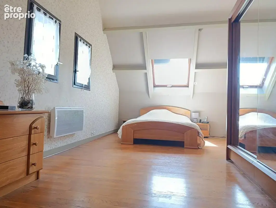 Maison familiale de 8 pièces avec sous sol total ET piscine  chauffée - photo 6