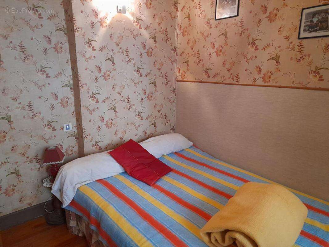 Appartement à EAUX-BONNES