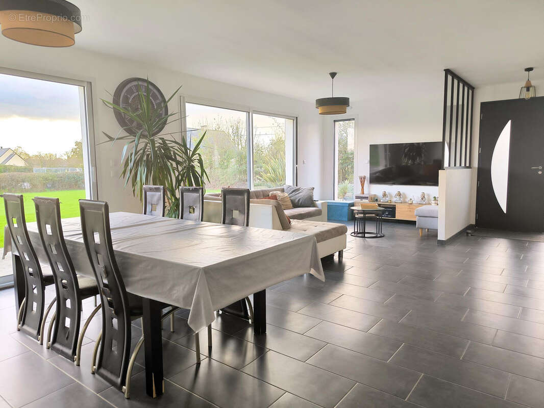 Maison à LE MOLAY-LITTRY