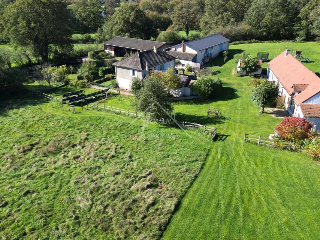 Maison à SAINT-BONNET-TRONCAIS