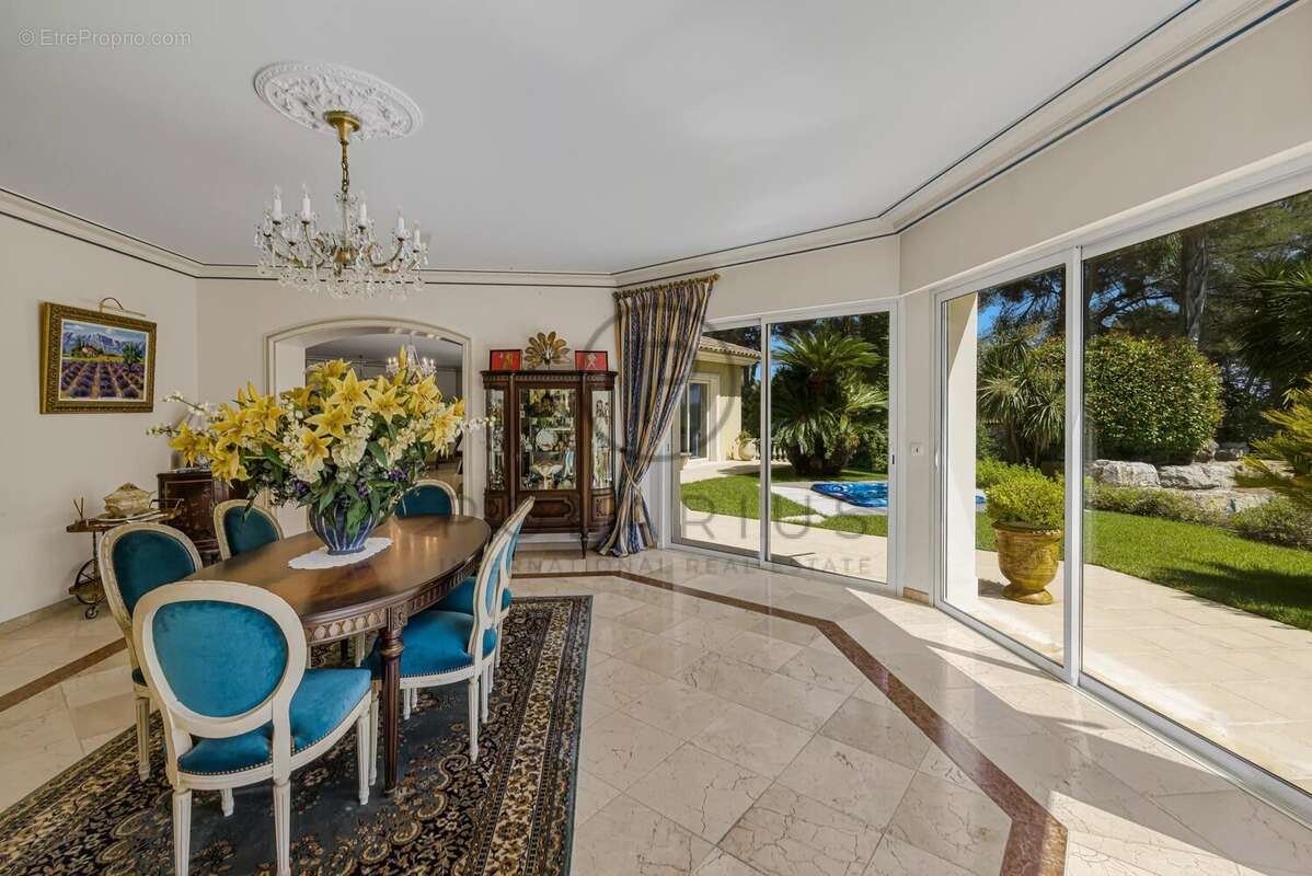 Maison à MOUGINS