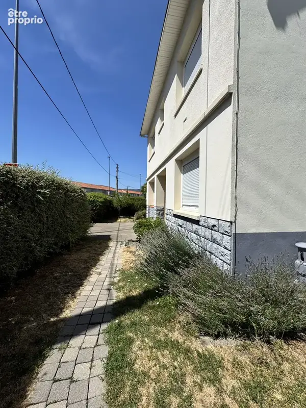 Maison FAMILIALE avec jardin et garage - photo 13