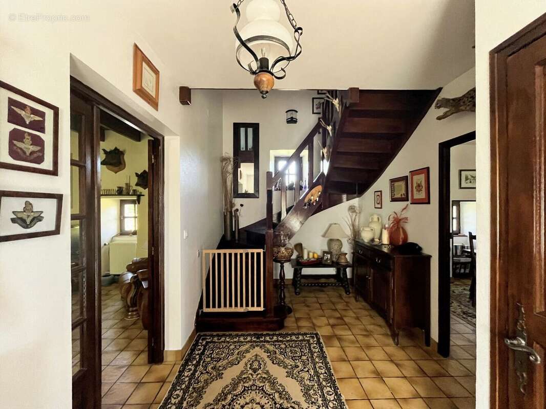 Hal d'entrée - Maison à CAJARC