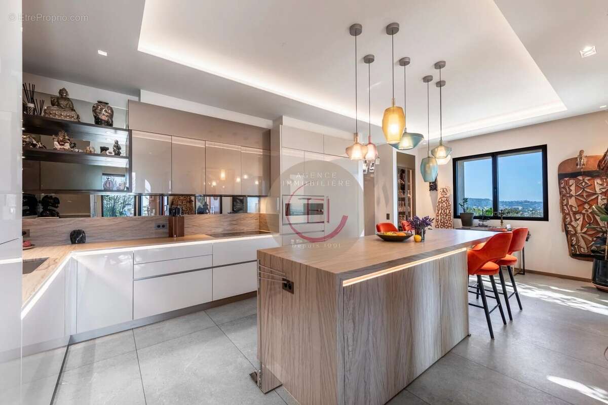 Maison à MOUGINS