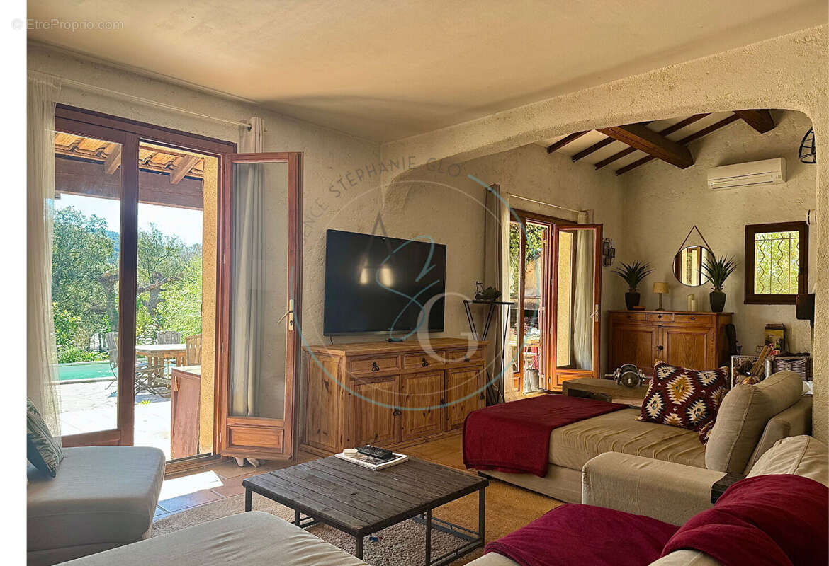 GASSIN - Villa avec piscine et studio indépendant - photo 3