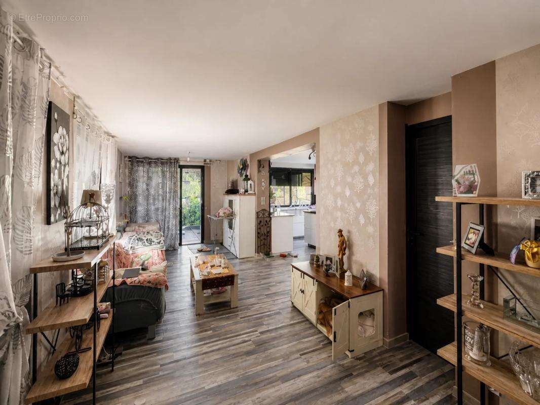 Maison de 6 pièces de 120 m² à Champagnole - photo 3