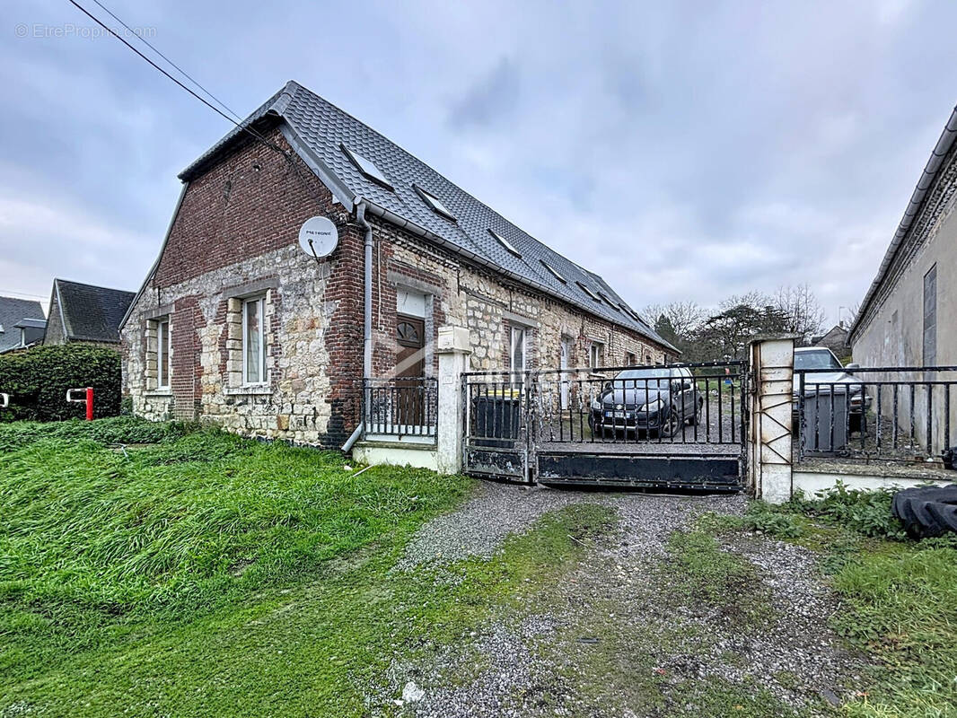 Maison à PUISIEUX-ET-CLANLIEU